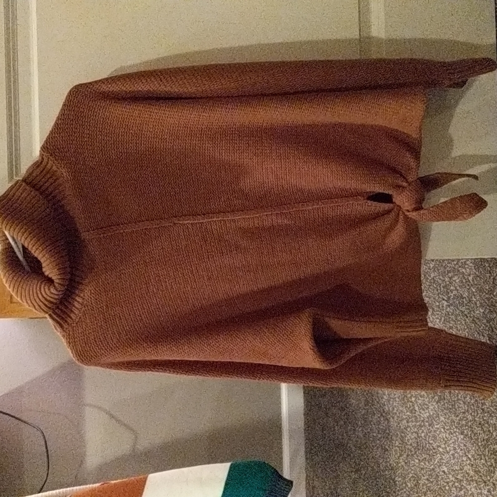 Wishlist boutique cognac turtleneck sweater, size M/L